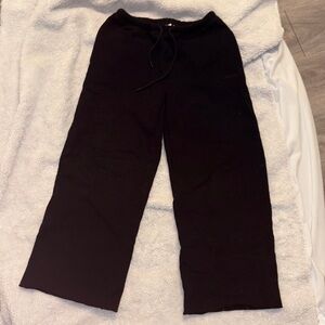 Aritzia Black mega flutter sweatpants